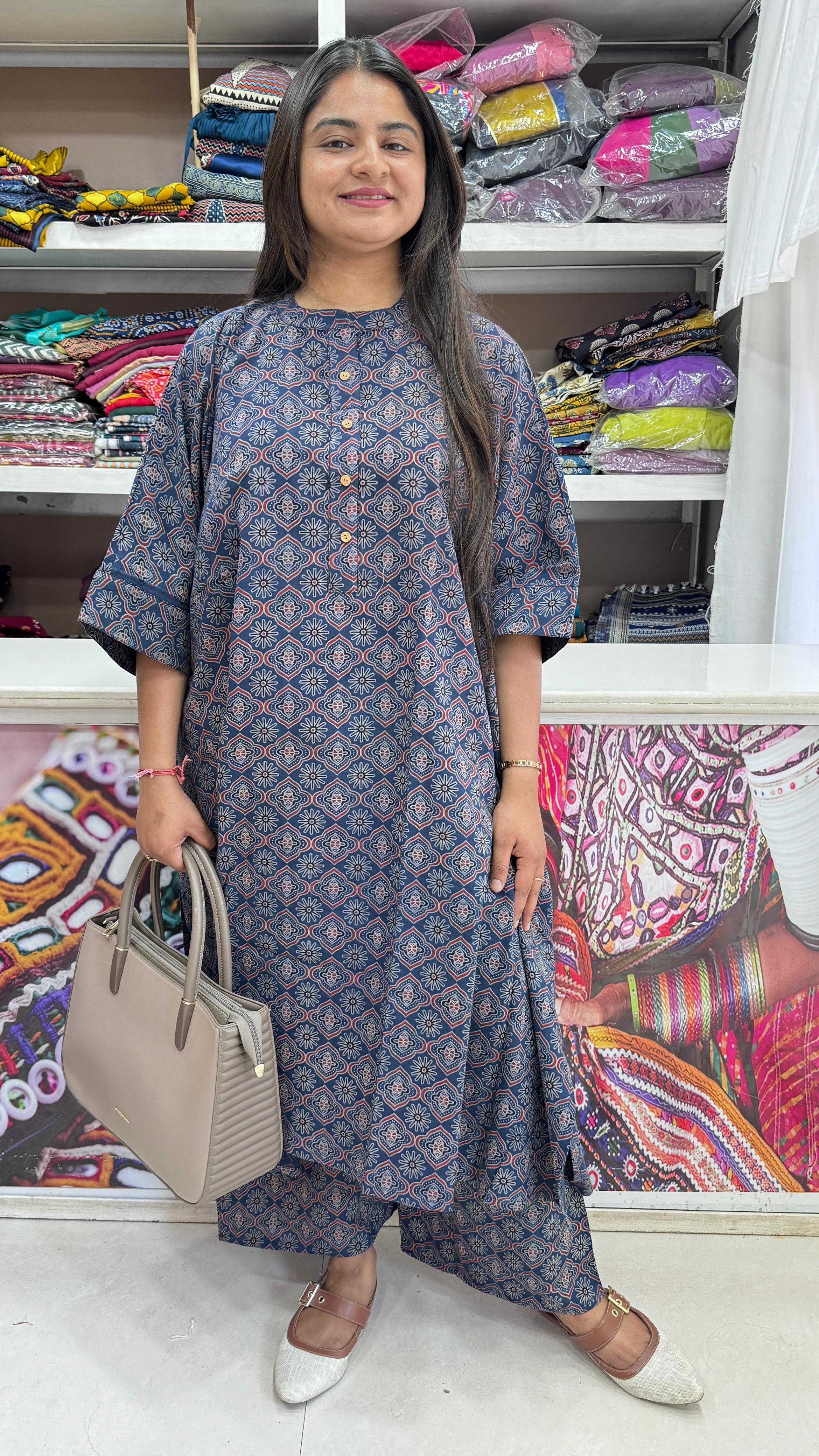 Close up of Kaftan Style Kurta Set - Kutch Poshak
