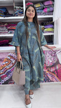Close up of Kaftan Style Kurta Set - Kutch Poshak