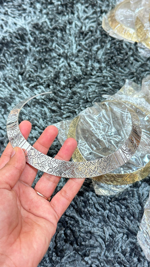 Hasli neck-piece