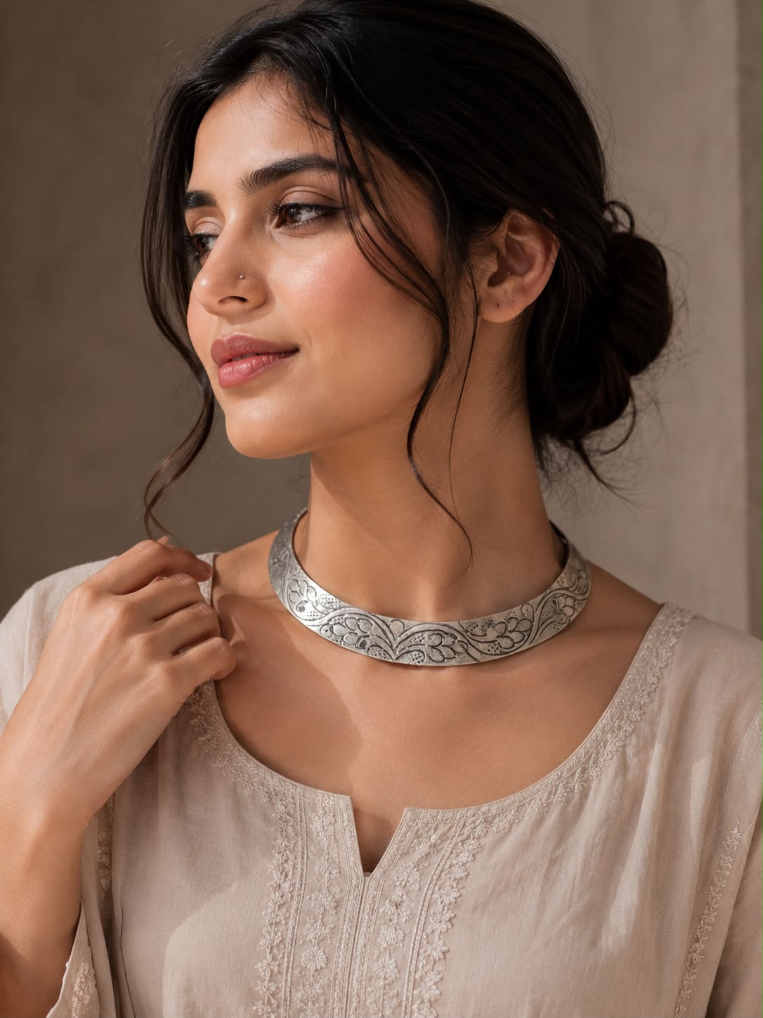 Hasli neck-piece